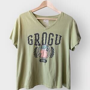 Star Wars Mad Engine Woman’s Plus Size‎ 1XL Grogu Baby Yoda Green T-Shirt